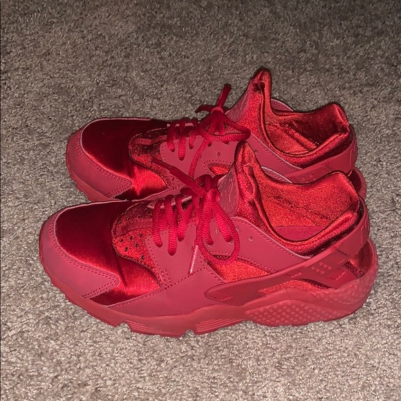 Shoes - Picture 2 of 3